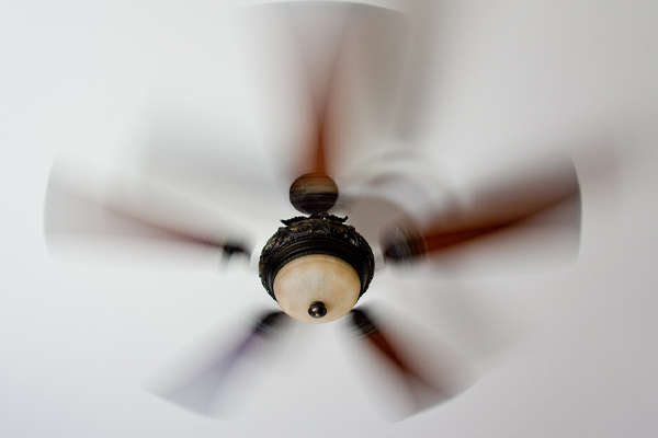 ceiling fan use in winter to reduce energy costs