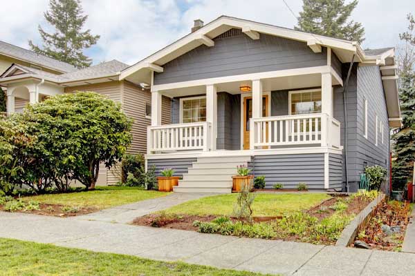 image of a new jersey home in summer that uses heating oil